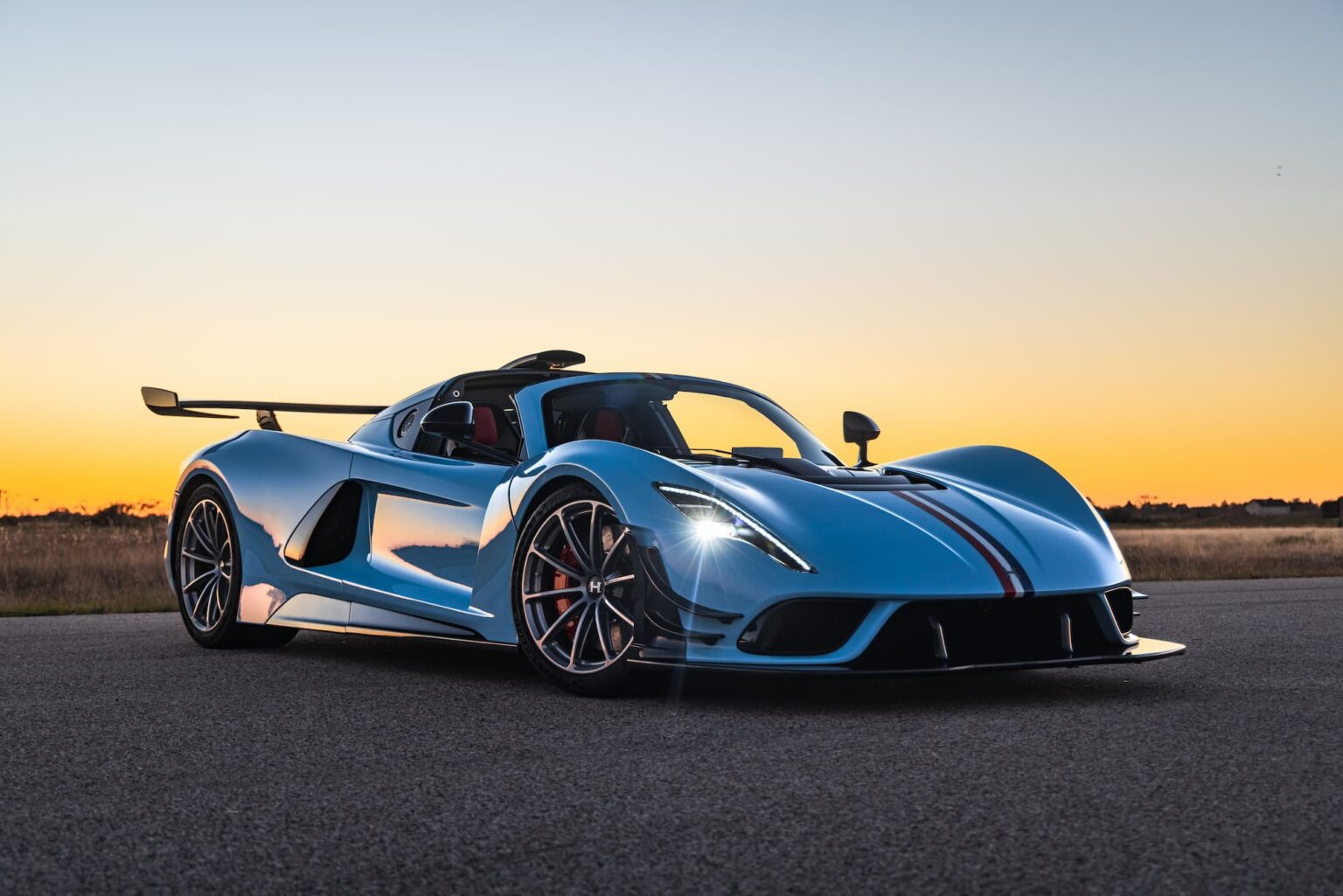 a-texas-built-hypercar-the-300-mph-hennessey-venom-f5-is-in-the