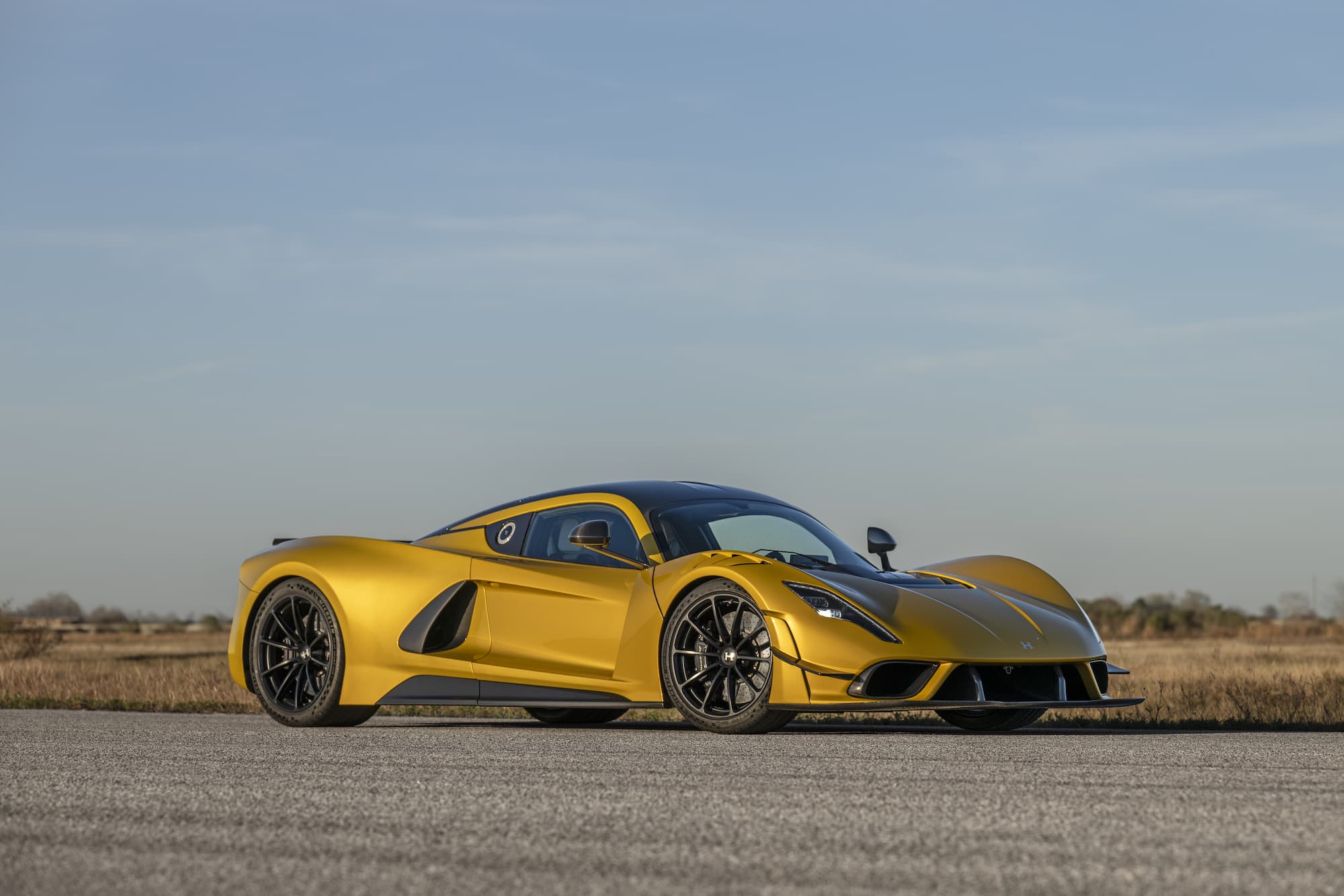 Hennessey Venom F5 Evolution Mojave Gold 10 - Hennessey Special Vehicles